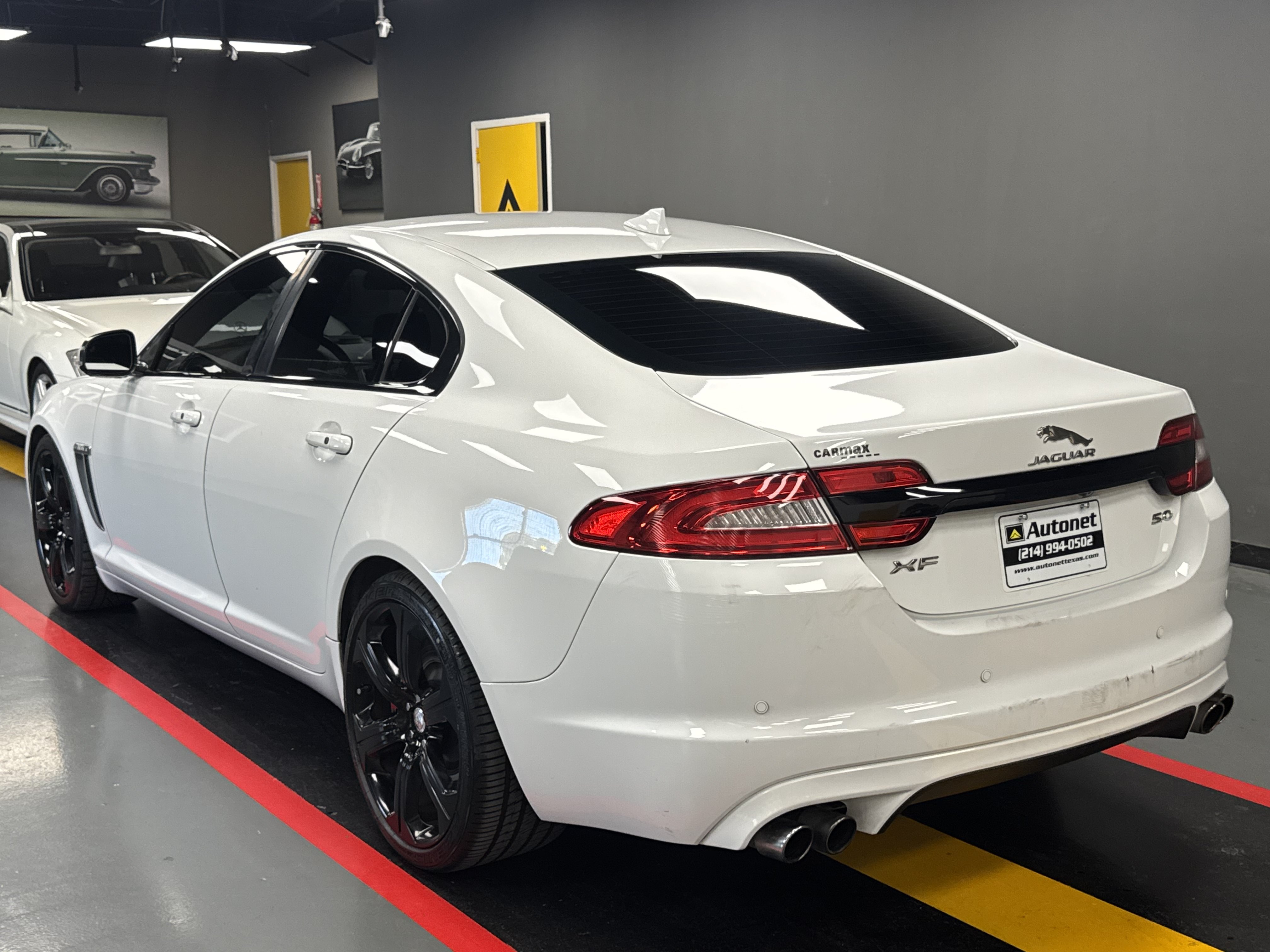 Used 2015 Jaguar XF Supercharged RWD image 3