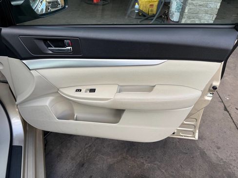 Used 2010 Subaru Legacy 2.5i Premium image 25