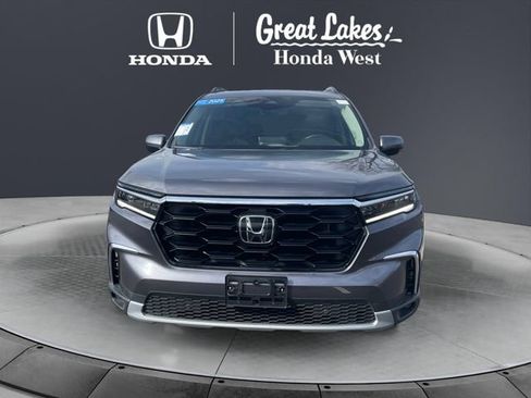Certified 2025 Honda Pilot Touring image 8