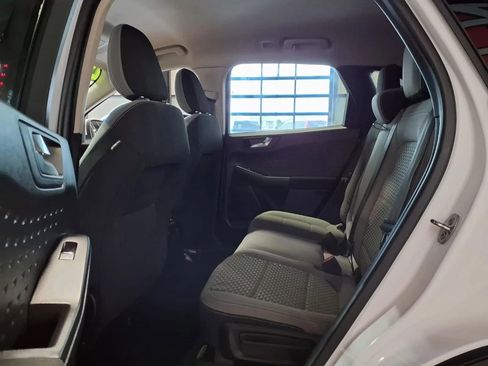 Used 2020 Ford Escape SE image 13