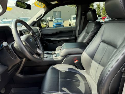 Used 2020 Ford Expedition XLT w/ Equipment Group 202A AWD/4WD image 11