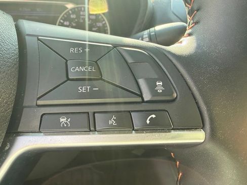 Used 2025 Nissan Sentra SR FWD image 18