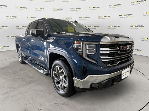 Used 2022 GMC Sierra 1500 SLT w/ SLT Convenience Package AWD/4WD image 7