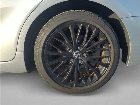 Used 2021 Toyota Camry SE w/ Convenience Package FWD image 6