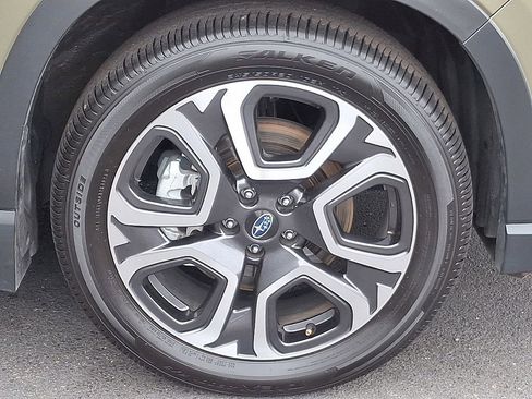 Certified 2024 Subaru Ascent Limited w/ Technology Package image 8