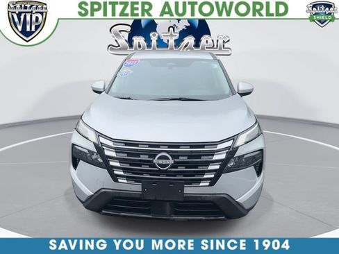 Used 2025 Nissan Rogue SV AWD/4WD image 3