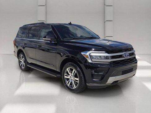 Used 2024 Ford Expedition XLT AWD/4WD image 7