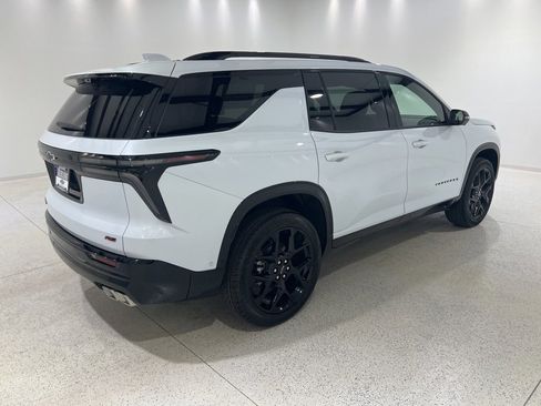 New 2026 Chevrolet Traverse RS image 5