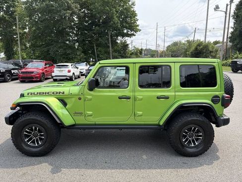 Used 2025 Jeep Wrangler Unlimited Rubicon AWD/4WD image 5