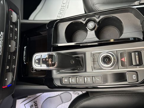 Used 2019 Maserati Levante image 16