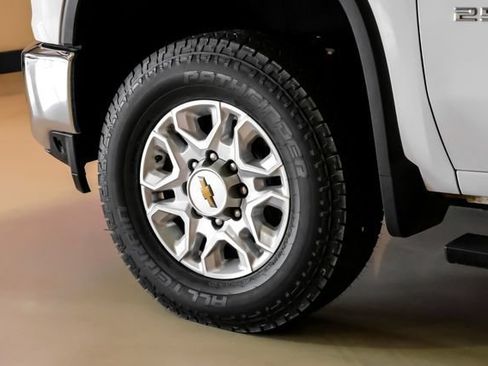 Used 2022 Chevrolet Silverado 2500 LT w/ Convenience Package AWD/4WD image 55