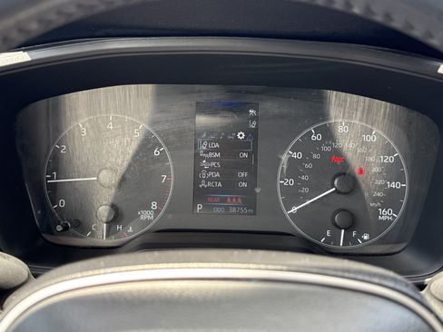 Used 2024 Toyota Corolla Cross LE FWD image 18