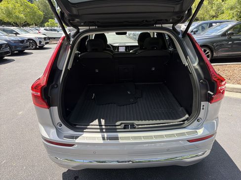 Used 2023 Volvo XC60 B5 Plus w/ Protection Package Premier FWD image 34