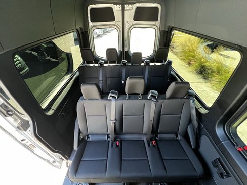 Used 2024 Mercedes-Benz Sprinter 2500 image 31