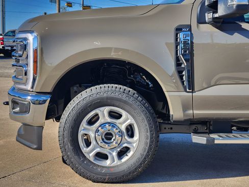 New 2026 Ford F250 XLT w/ XLT Premium Package image 9