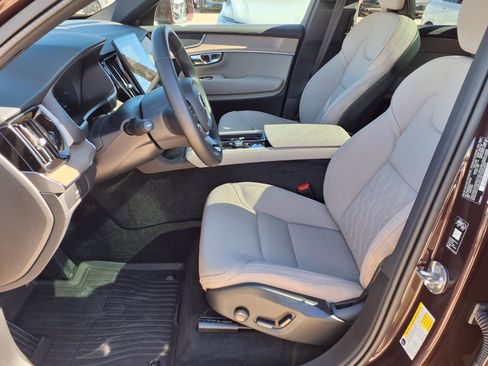 New 2026 Volvo XC90 B5 Core w/ Protection Package Premier image 13