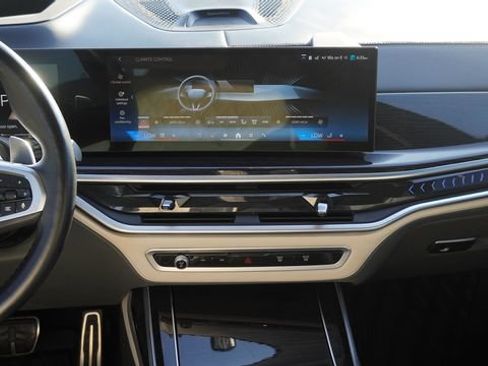 Used 2024 BMW X7 xDrive40i w/ Executive Package AWD/4WD image 17