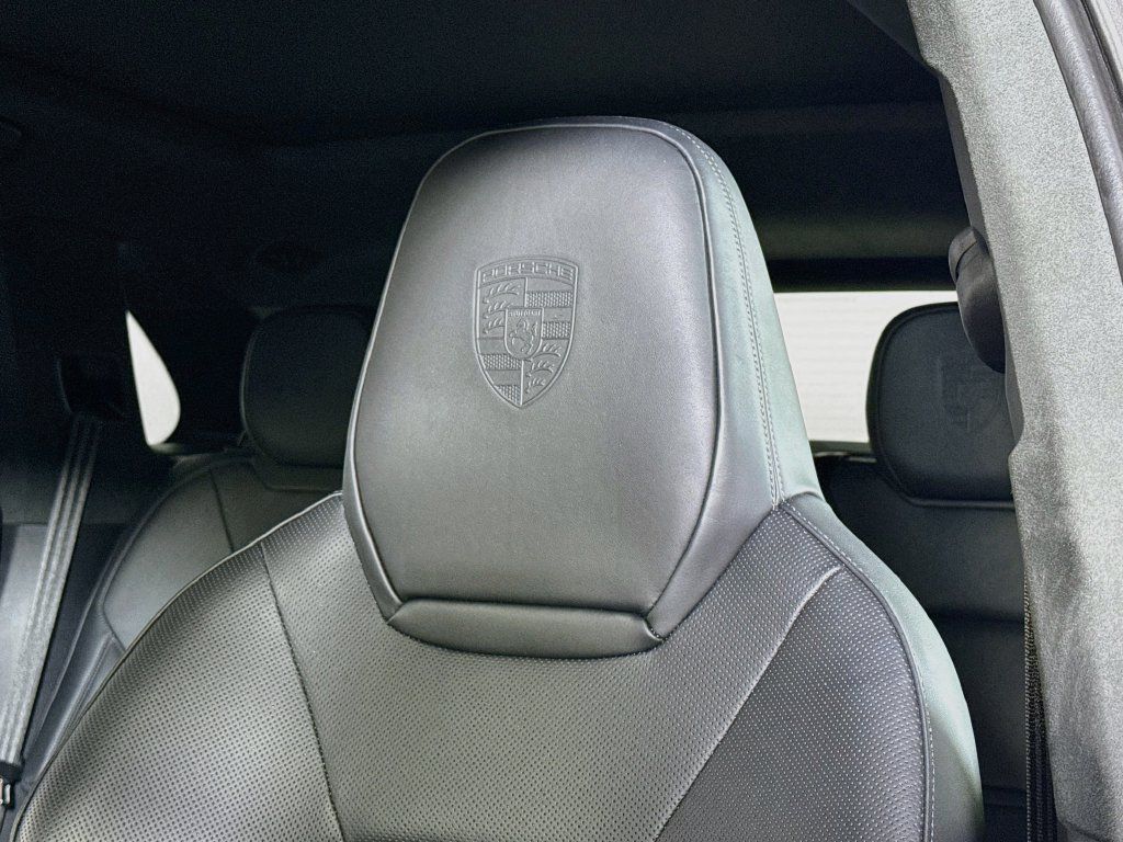 Certified 2025 Porsche Cayenne GTS AWD/4WD image 22