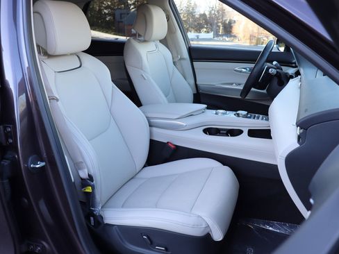 Used 2022 Genesis GV70 2.5T w/ Select Package image 19