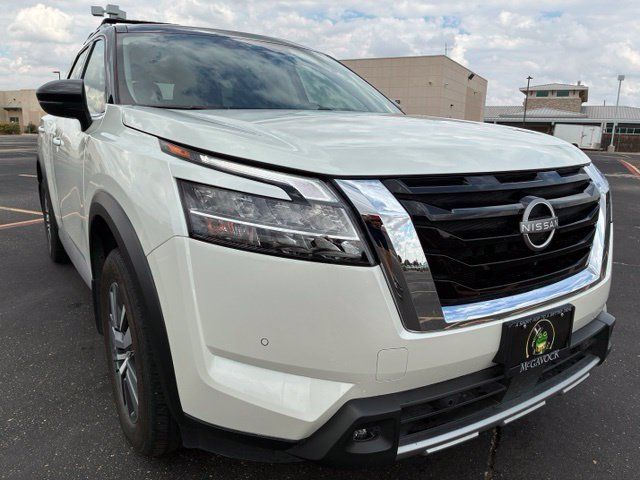 Certified 2024 Nissan Pathfinder SL FWD image 8