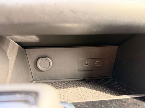 Used 2024 Nissan Pathfinder SV image 16