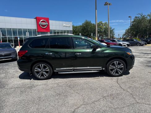 Used 2019 Nissan Pathfinder Platinum AWD/4WD image 8