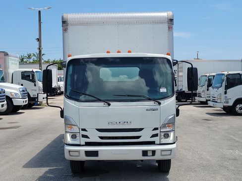 Used 2024 Isuzu NPR RWD image 8