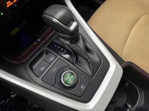 Used 2025 Toyota RAV4 Limited w/ Advanced Technology Package AWD/4WD image 68
