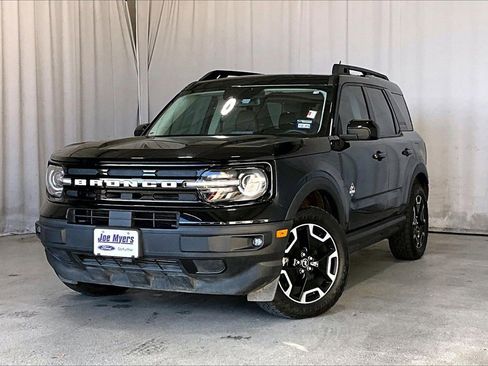 Used 2023 Ford Bronco Sport Outer Banks w/ Tech Package image 2