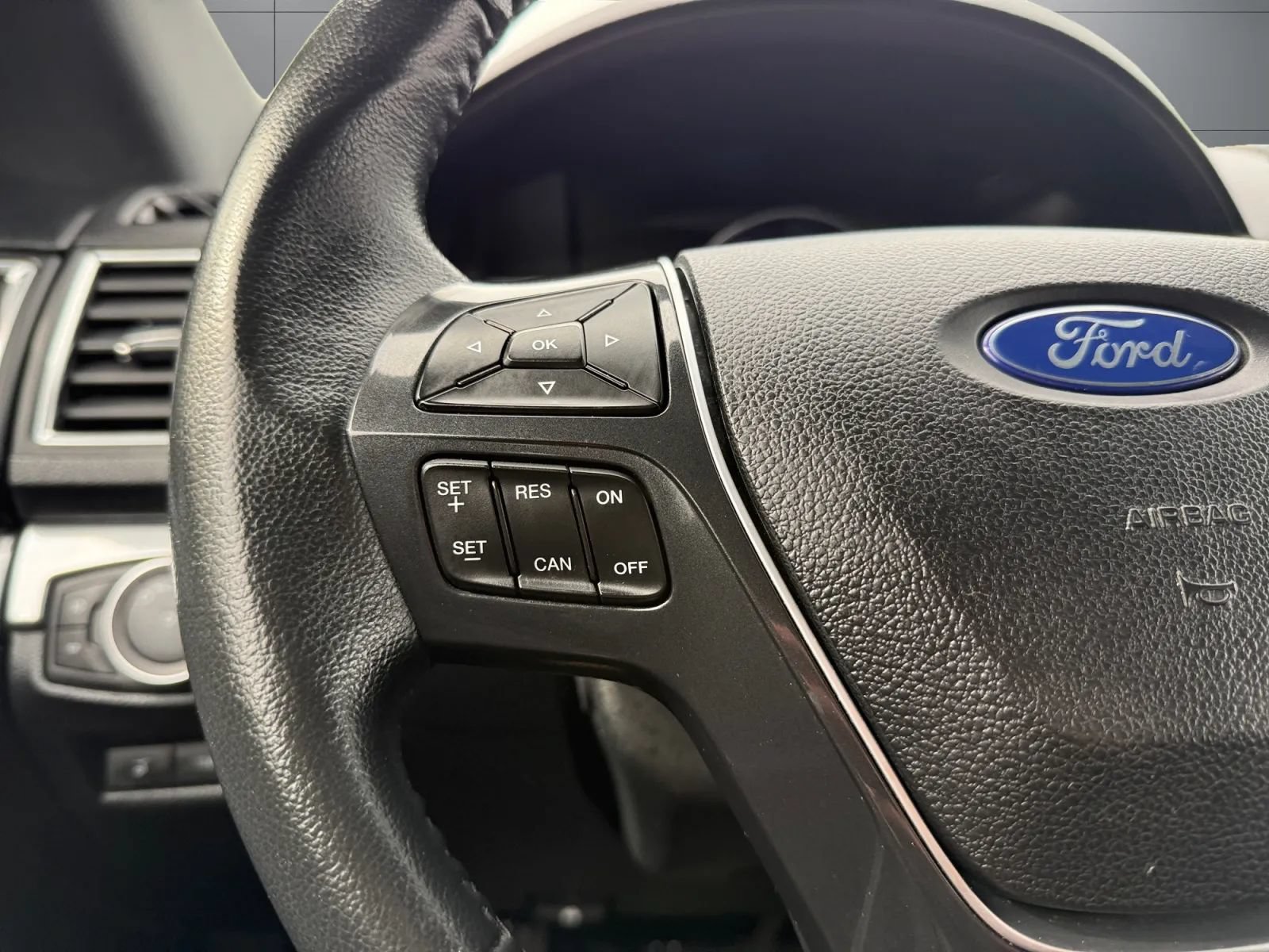 Used 2019 Ford Explorer Limited w/ Class III Trailer Tow Package AWD/4WD image 29
