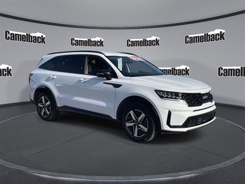 Certified 2022 Kia Sorento S image 1