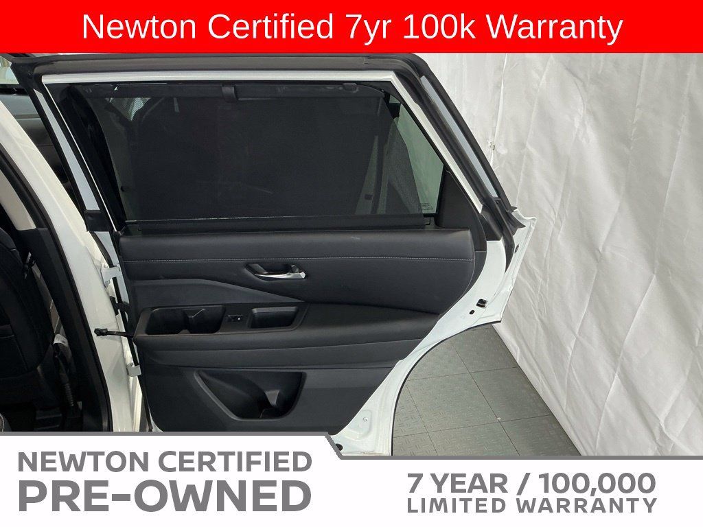 Used 2024 Nissan Pathfinder SL AWD/4WD image 45