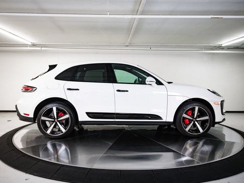 Certified 2024 Porsche Macan S AWD/4WD image 8