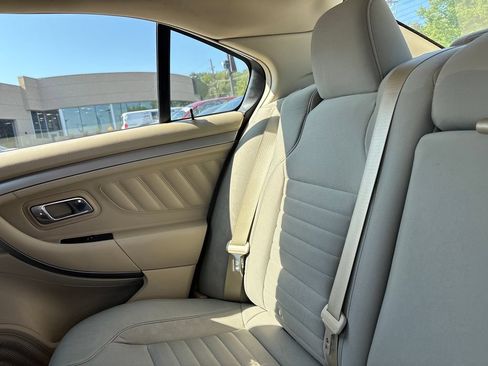 Used 2018 Ford Taurus SE FWD image 24
