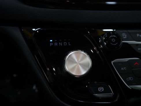 Used 2025 Chrysler Pacifica Select FWD image 26