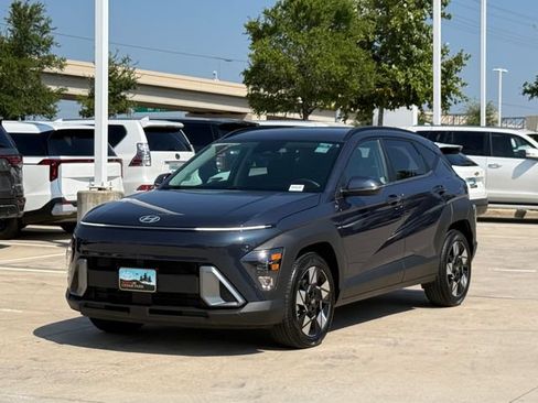 Used 2025 Hyundai Kona SEL FWD image 7
