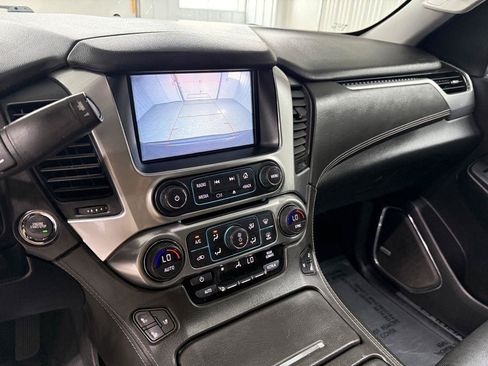 Used 2020 Chevrolet Suburban Premier AWD/4WD image 22