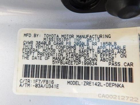 Used 2013 Toyota Corolla LE image 19