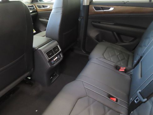 New 2025 Volkswagen Atlas SE image 23
