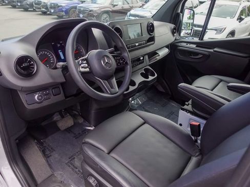 Used 2023 Mercedes-Benz Sprinter 2500 image 11