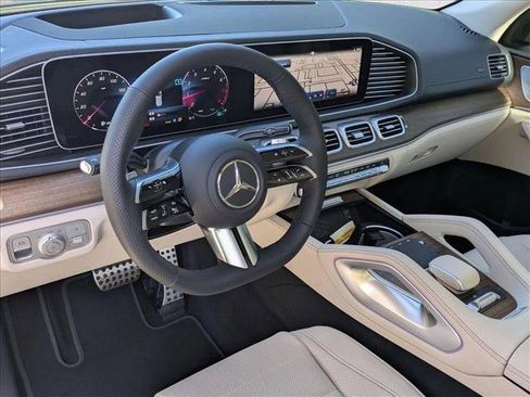 New 2026 Mercedes-Benz GLS 580 4MATIC image 3