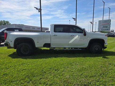 Used 2021 Chevrolet Silverado 3500 LTZ w/ LTZ Plus Package AWD/4WD image 6