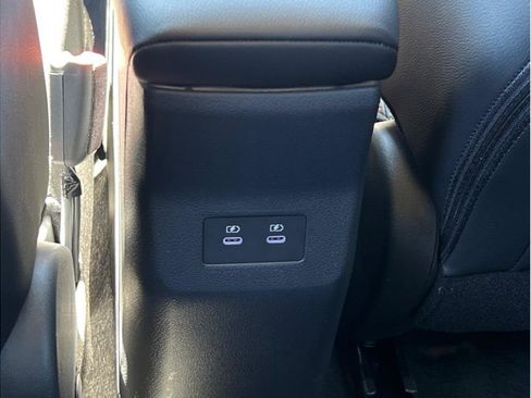 Used 2025 Nissan Kicks SR FWD image 10