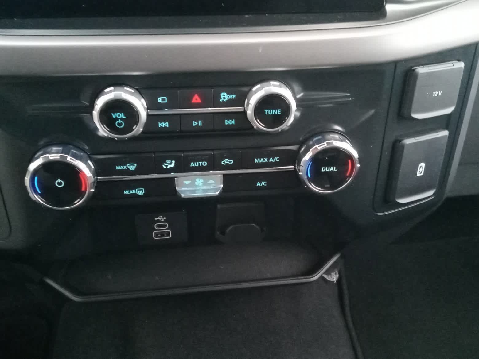 Used 2025 Ford F150 XLT w/ Equipment Group 301A Standard AWD/4WD image 22