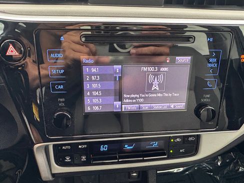 Used 2019 Toyota Corolla LE image 17