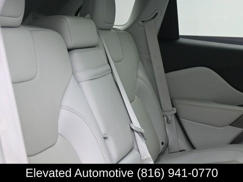 Used 2019 Jeep Cherokee Limited w/ Technology Group image 10