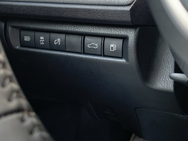 Used 2026 Toyota Camry LE w/ Convenience Package FWD image 15