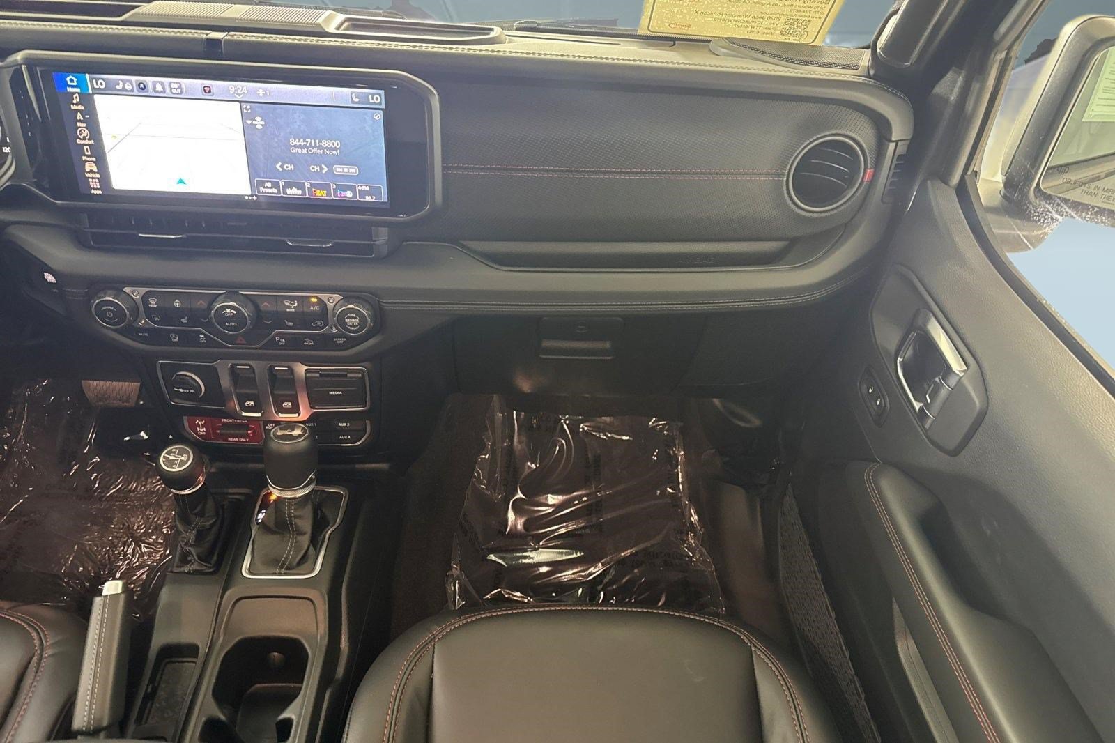 Used 2026 Jeep Wrangler Rubicon AWD/4WD image 33