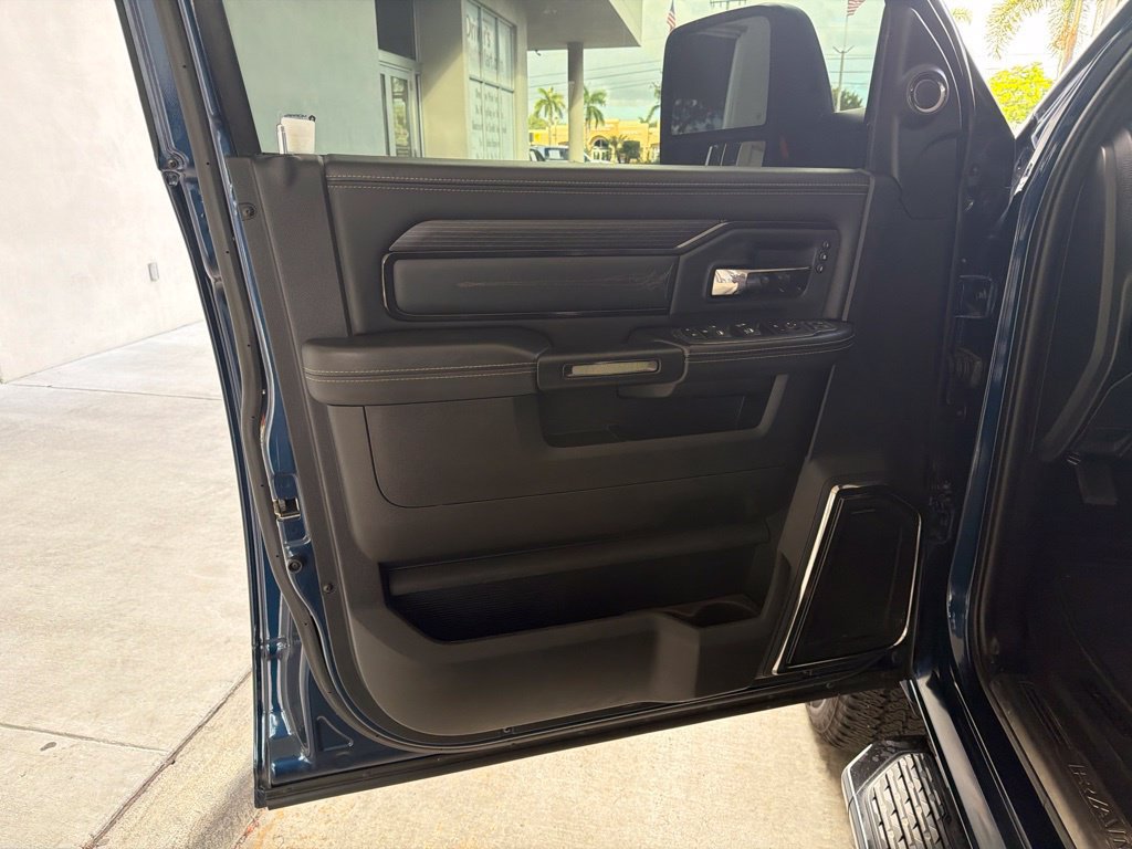 Used 2024 RAM 2500 Limited AWD/4WD image 47