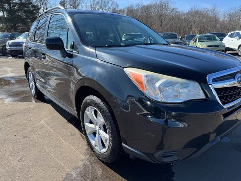 Used 2015 Subaru Forester 2.5i Premium w/ All-Weather Package AWD/4WD image 12